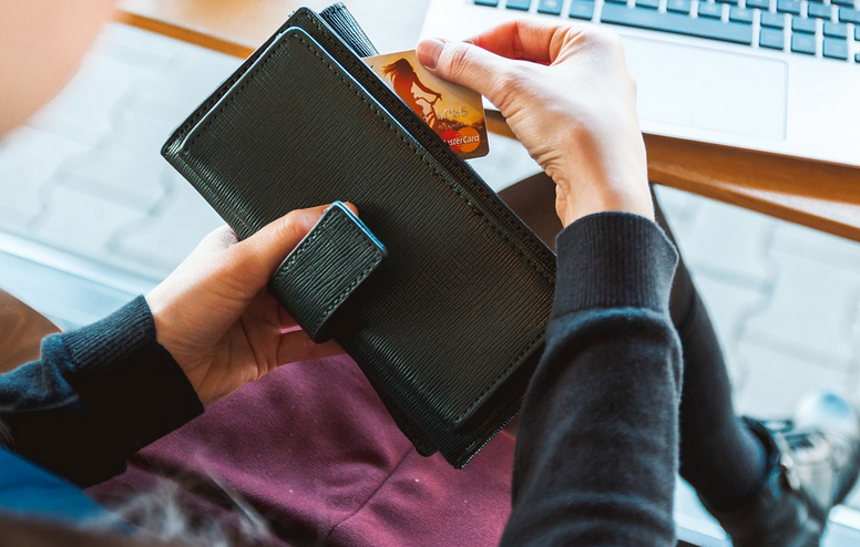 GolfClubSubs offers direct debits to UK golf club members