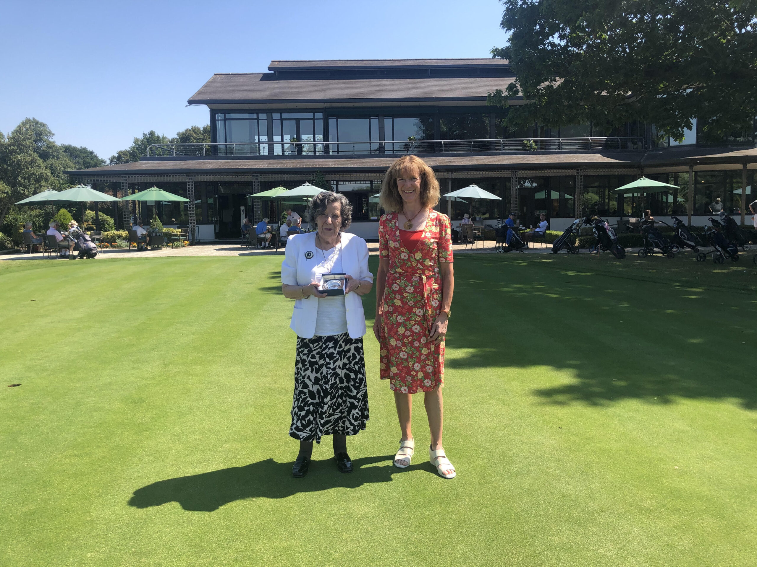 Club gives honorary membership to member of 50 years