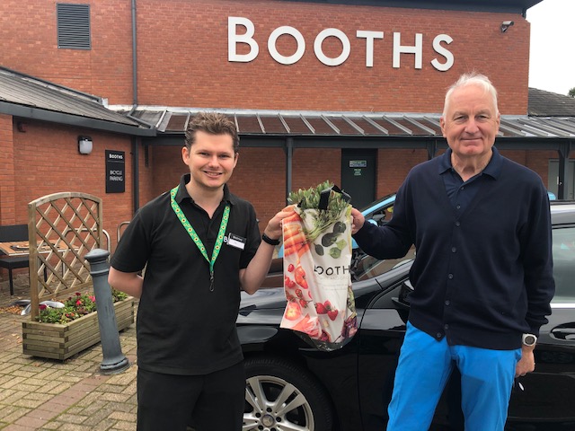 Golf club forms partnership with supermarket to help vulnerable residents