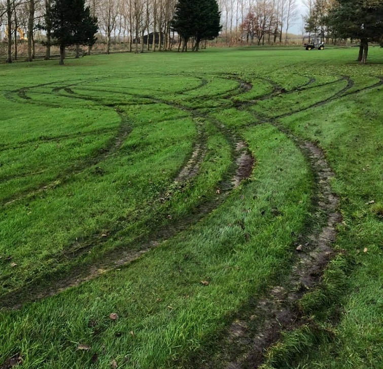 Car ‘drives at 80mph’ on golf course