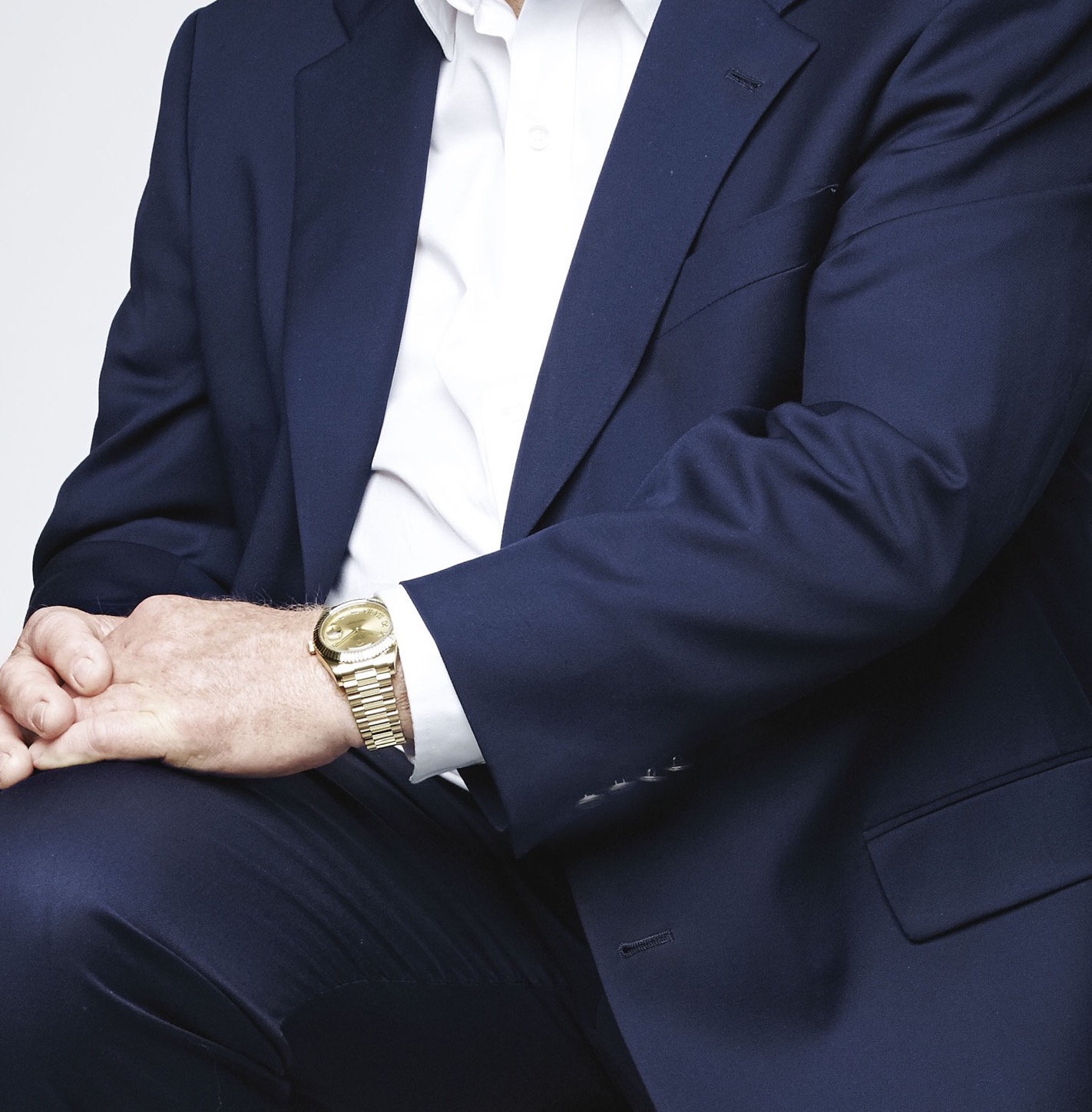 Thieves posing as charity workers are targeting golf club members in southern England