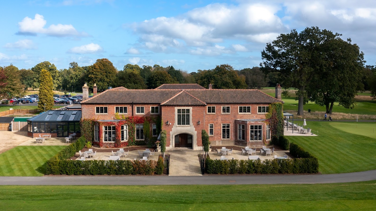 Members vote to shut prestigious golf club