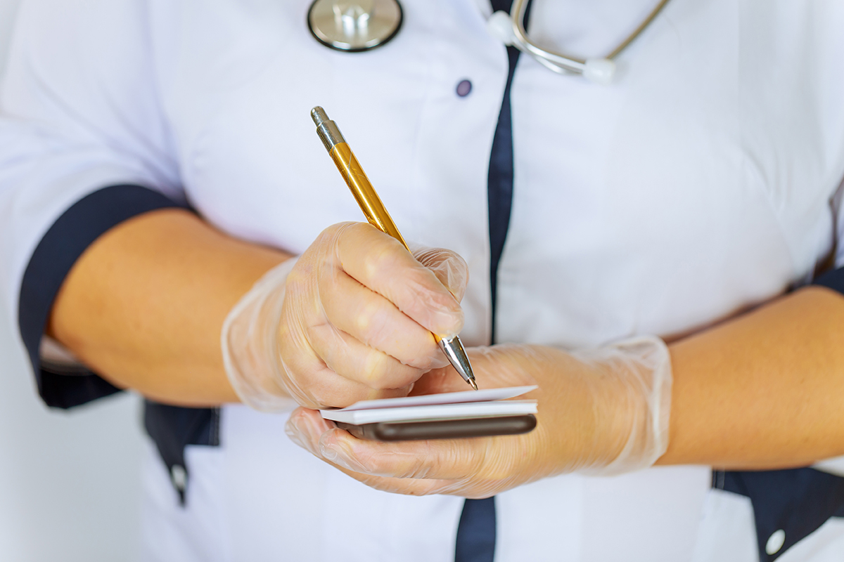 Sick greenkeeper lands golf club in unnecessary bunker