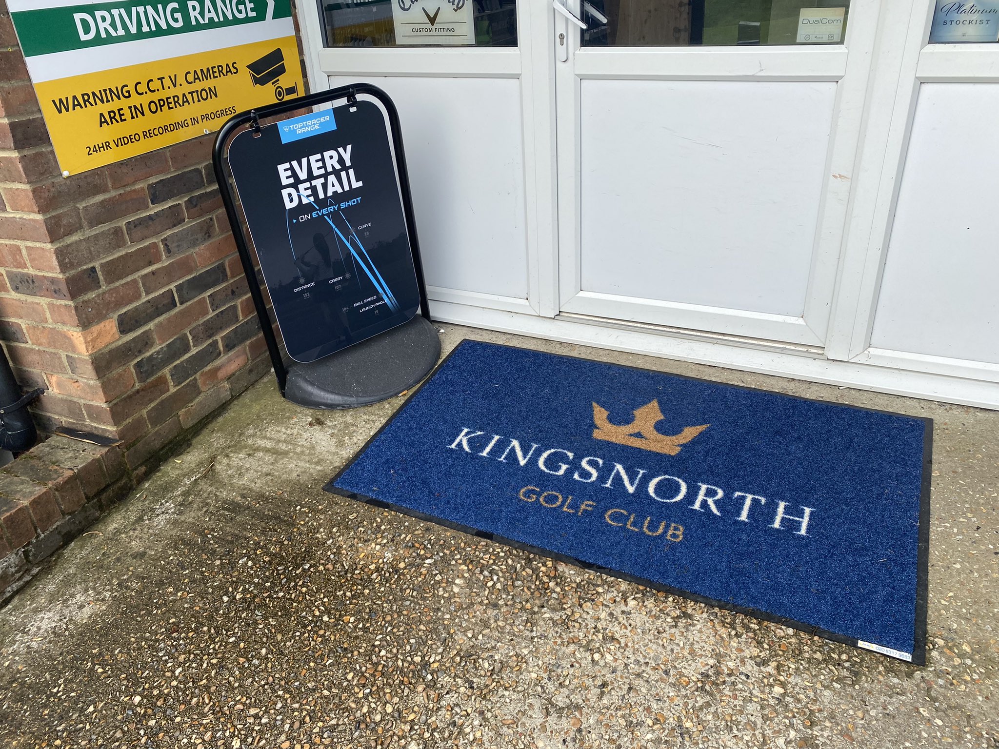 Thieves stole 10,000 golf balls from club