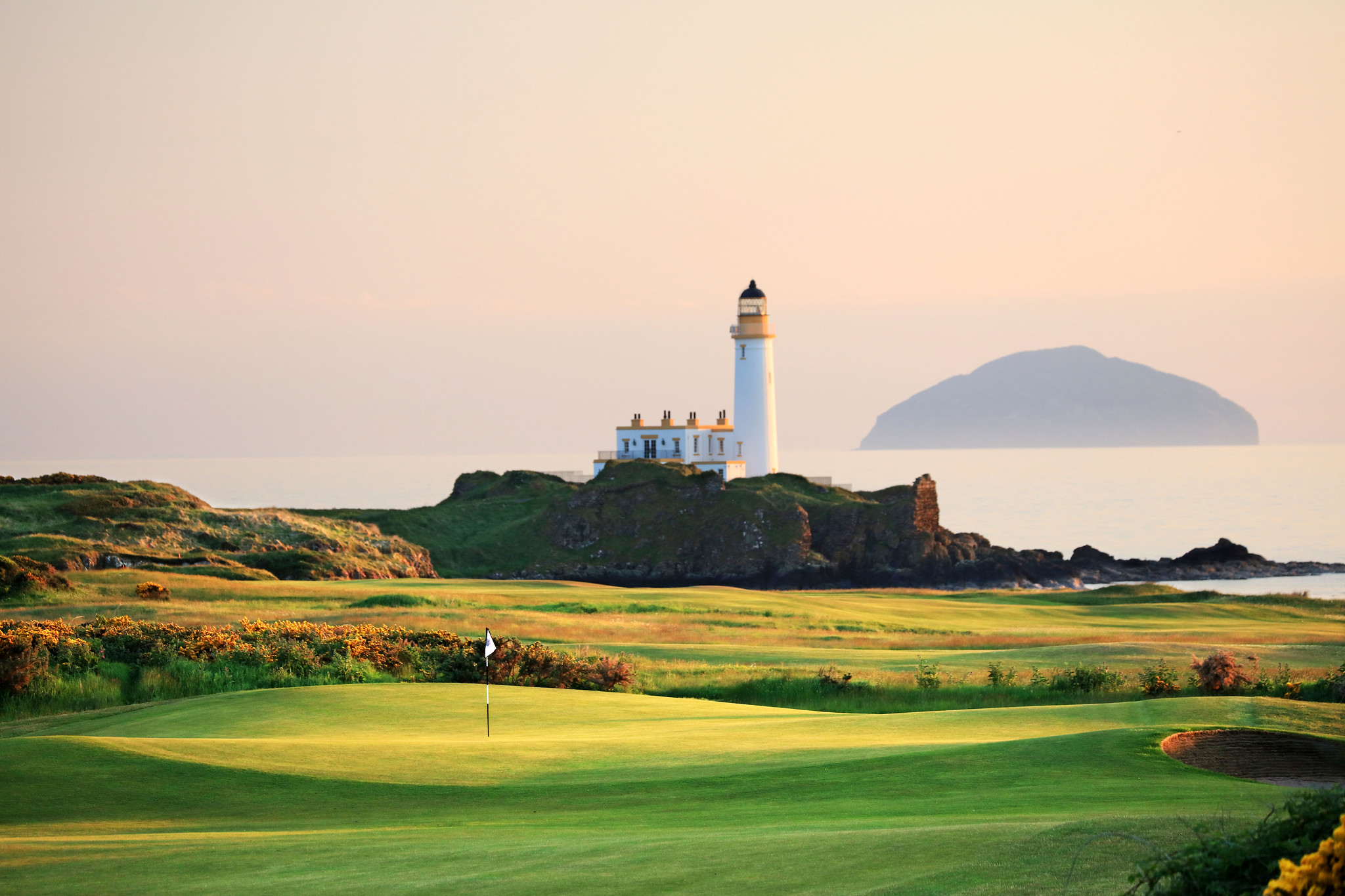 Trump Turnberry issues Open host plea