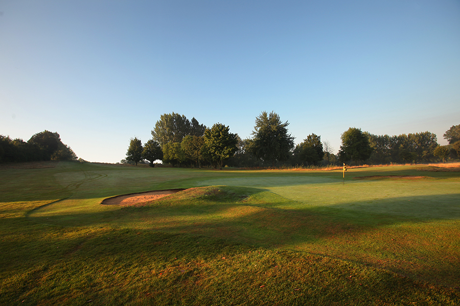 Uxbridge GC to close as new operator is sought